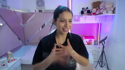 mia_garcia28 online show from January 7, 8:00 pm