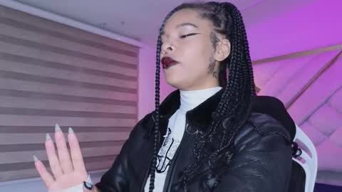 Mia online show from March 17, 3:00 am