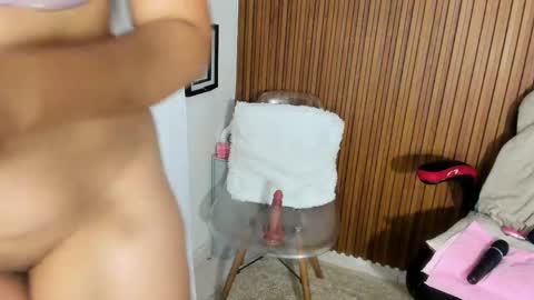 Mia online show from April 26, 3:15 am