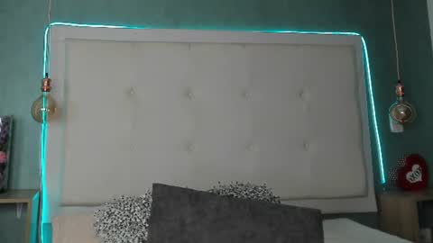 mia online show from July 24, 12:36 pm