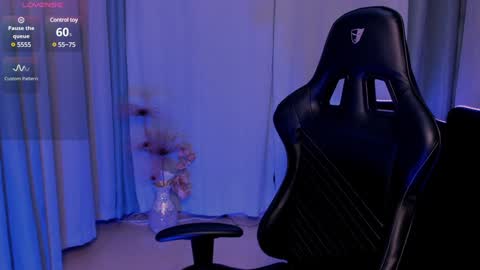 Mia online show from January 13, 1:06 pm