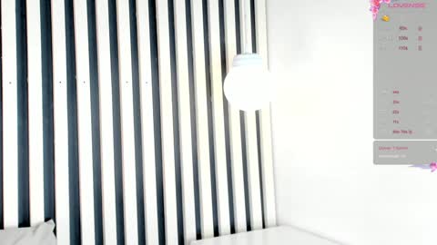 Snapshot of mia_holson chatting on December 19, 2:57 pm I am Mia online show from December 19, 2:57 pm