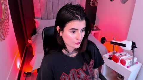 Val  online show from March 7, 8:50 pm