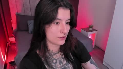 Val  online show from April 3, 7:12 pm