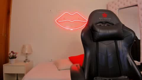    online show from March 4, 1:38 pm