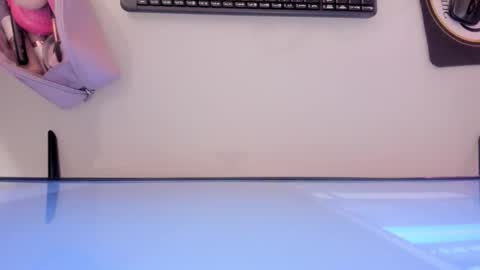    online show from November 18, 12:20 pm