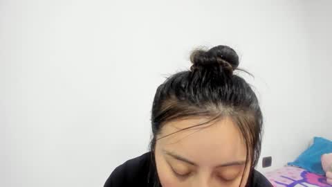 mia kaneee online show from December 12, 3:21 am