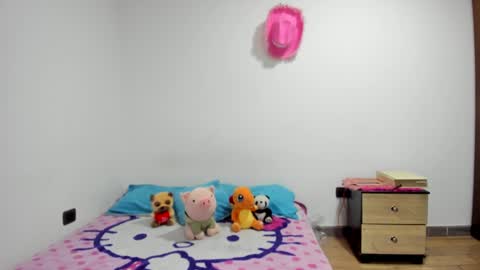 mia kaneee online show from December 15, 3:45 am