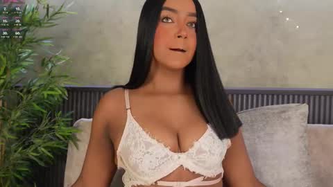 mia_lacy online show from February 13, 10:39 pm