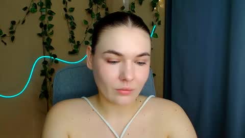 mia_lemm online show from March 10, 6:51 am