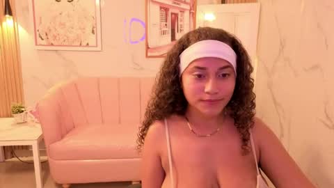 mia love a online show from April 10, 8:35 pm