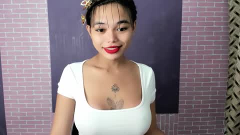 Snapshot of mia_lover9 chatting on October 14, 8:26 am M I A online show from October 14, 8:26 am