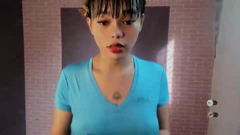 M I A online show from December 1, 7:13 am