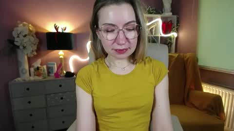 Mia online show from December 29, 11:07 am