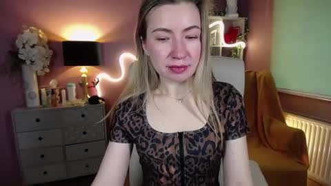 Mia online show from January 13, 10:36 am