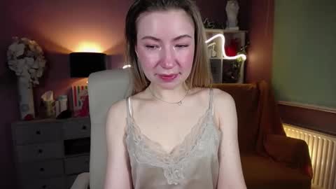 Mia online show from January 25, 7:49 am