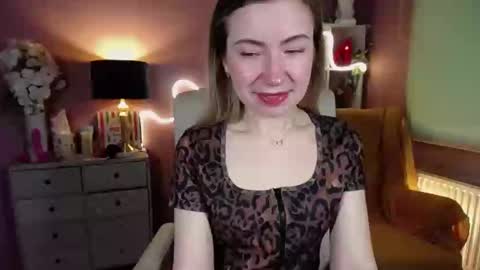 Mia online show from February 14, 7:28 am