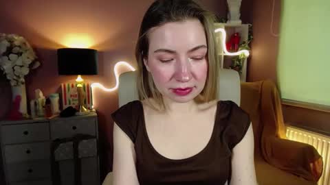 Mia online show from February 16, 11:05 am