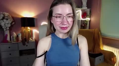 Mia online show from February 16, 2:21 pm