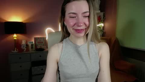 Mia online show from February 28, 7:58 am