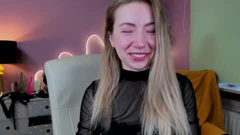 Mia online show from October 1, 6:52 am