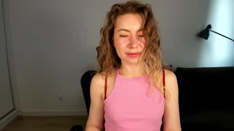 Mia online show from February 26, 8:02 am