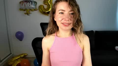 Mia online show from April 10, 7:13 am