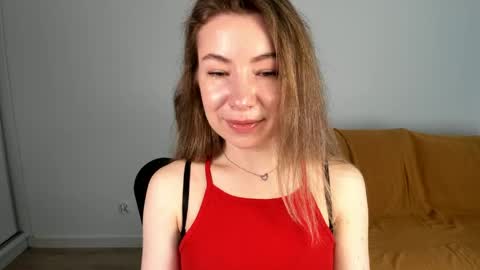 Mia online show from May 21, 7:04 am