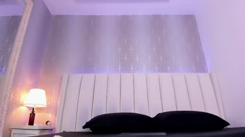 Snapshot of mia_medina chatting on May 9, 8:03 pm online show from May 9, 8:03 pm