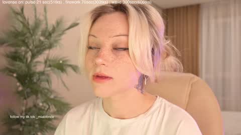 mia_milagros online show from November 12, 12:55 am