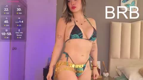 Snapshot of mia_monroe_888 chatting on January 9, 7:04 pm Mia Monroe online show from January 9, 7:04 pm