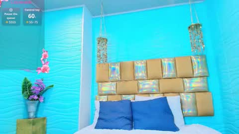 mia montess online show from November 13, 12:15 pm