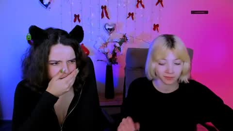 mia_mooon_ online show from April 18, 8:51 am