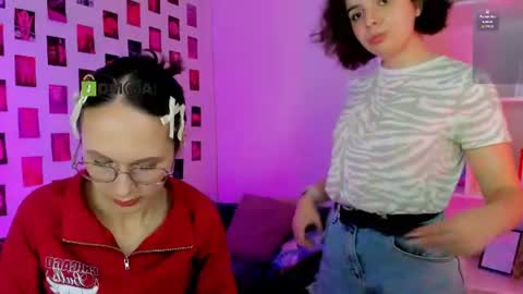 mia_mooon_ online show from June 23, 8:45 am