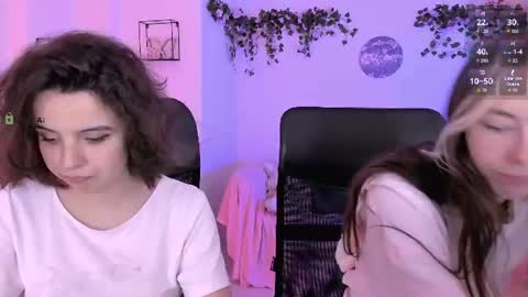 mia_mooon_ online show from July 11, 8:39 am