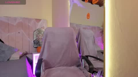 mia_mtnz02 online show from October 17, 11:07 pm