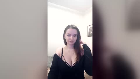 Snapshot of mia_muuur chatting on July 2, 11:33 pm Mia online show from July 2, 11:33 pm