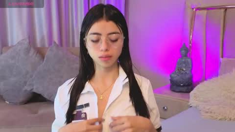 Mia online show from May 9, 11:26 am