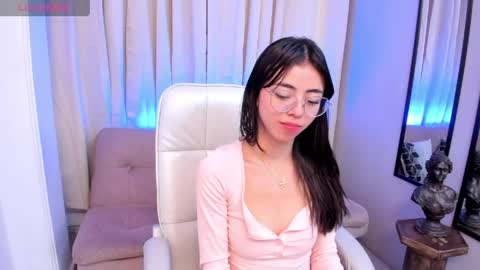 Mia online show from May 25, 4:24 pm
