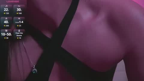 Mia online show from April 17, 11:46 am