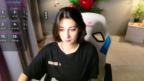 Mia online show from February 13, 4:25 pm