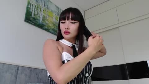 Snapshot of mia_rie chatting on July 25, 4:43 am Mia Rie online show from July 25, 4:43 am