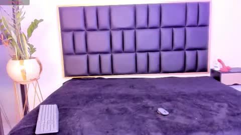 mia online show from January 15, 4:28 am