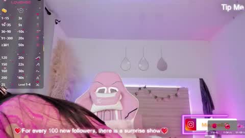 Snapshot of mia_rose_20 chatting on October 11, 12:32 am Mia Rose online show from October 11, 12:32 am