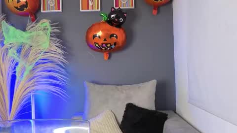 Snapshot of mia_rousse_dark chatting on October 17, 9:28 pm mia_rousse_dark online show from October 17, 9:28 pm