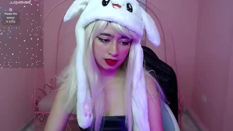 Snapshot of mia_rousse_x chatting on December 21, 1:07 pm Mia online show from December 21, 1:07 pm