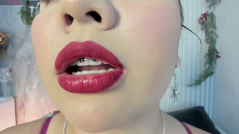 Mia Roux online show from November 8, 1:50 am