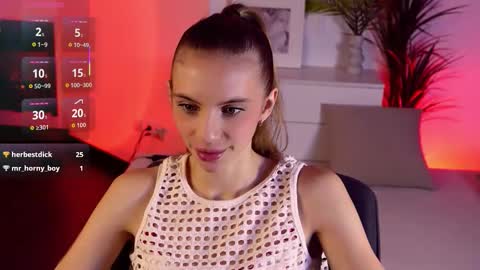 Mia online show from December 5, 6:33 am