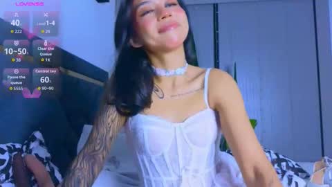 Mia online show from January 14, 6:02 pm