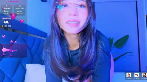 Mia online show from May 15, 9:33 pm
